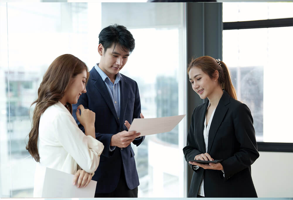 About 2 modern businessmen 4